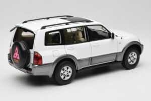 Mitsubishi Pajero V73 Weiß YC Model 1:18 241218040103010206 Druckguss — Bild 3 von 8