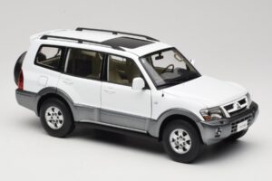 Mitsubishi Pajero V73 Weiß YC Model 1:18 241218040103010206 Druckguss — Bild 6 von 8
