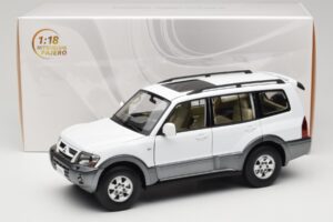 Mitsubishi Pajero V73 Weiß YC Model 1:18 241218040103010206 Druckguss — Bild 8 von 8