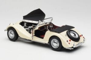 Morgan 4/4 Series II Weiß Kyosho 1:18 08111W Druckguss — Bild 5 von 8