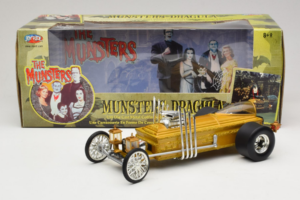 Munsters Dragula Movie Car Joyride 1:18 33266 Druckguss — Bild 8 von 8