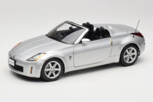 Nissan Fairlady Z Z33 Roadster Diamond Silver AUTOart 1:18 77376 Druckguss