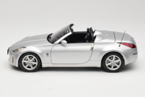 Nissan Fairlady Z Z33 Roadster Diamond Silver AUTOart 1:18 77376 Druckguss — Bild 4 von 8