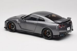 Nissan GT-R R35 Track Edition NISMO Gun Metallic MotorHelix 1:18 M83507 Druckguss — Bild 7 von 8