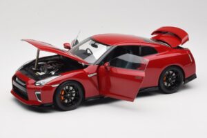 Nissan GT-R R35 Track Edition NISMO Vibrant Red MotorHelix 1:18 M83511 Druckguss — Bild 2 von 8