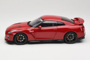 Nissan GT-R R35 Track Edition NISMO Vibrant Red MotorHelix 1:18 M83511 Druckguss — Bild 4 von 8