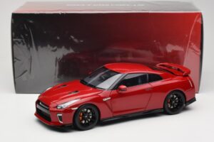 Nissan GT-R R35 Track Edition NISMO Vibrant Red MotorHelix 1:18 M83511 Druckguss — Bild 8 von 8