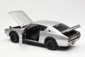Nissan Skyline 2000 GT-R KPGC110 Silber Kyosho 1:18 08255S Druckguss — Bild 5 von 8