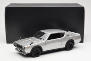 Nissan Skyline 2000 GT-R KPGC110 Silber Kyosho 1:18 08255S Druckguss — Bild 8 von 8