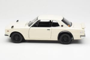 Nissan Skyline 2000 GT-R KPGC110 Weiß Kyosho 1:18 08127W Druckguss — Bild 4 von 8
