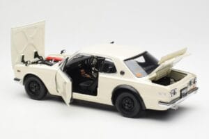 Nissan Skyline 2000 GT-R KPGC110 Weiß Kyosho 1:18 08127W Druckguss — Bild 5 von 8