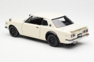 Nissan Skyline 2000 GT-R KPGC110 Weiß Kyosho 1:18 08127W Druckguss — Bild 7 von 8