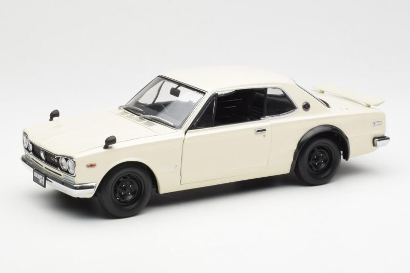 Nissan Skyline 2000 GT-R KPGC110 Weiß Kyosho 1:18 08127W Druckguss