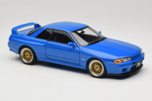 Nissan Skyline GT-R R32 V-Spec II Tuned Blau AUTOart 1:18 77415 Druckguss — Bild 6 von 8