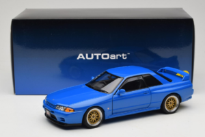 Nissan Skyline GT-R R32 V-Spec II Tuned Blau AUTOart 1:18 77415 Druckguss — Bild 8 von 8