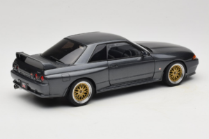 Nissan Skyline GT-R R32 V-Spec II Tuned Gun Grey Metallic AUTOart 1:18 77417 Druckguss — Bild 3 von 8