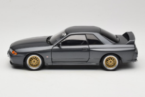Nissan Skyline GT-R R32 V-Spec II Tuned Gun Grey Metallic AUTOart 1:18 77417 Druckguss — Bild 4 von 8