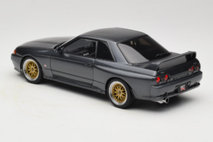 Nissan Skyline GT-R R32 V-Spec II Tuned Gun Grey Metallic AUTOart 1:18 77417 Druckguss — Bild 7 von 8