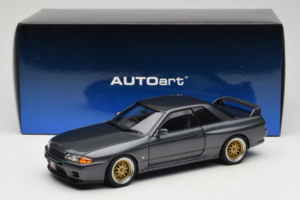 Nissan Skyline GT-R R32 V-Spec II Tuned Gun Grey Metallic AUTOart 1:18 77417 Druckguss — Bild 8 von 8