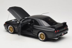 Nissan Skyline GT-R R32 V-Spec II Tuned Version Matt Black AUTOart 1:18 77418 Druckguss — Bild 5 von 8