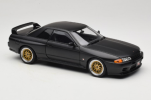 Nissan Skyline GT-R R32 V-Spec II Tuned Version Matt Black AUTOart 1:18 77418 Druckguss — Bild 6 von 8