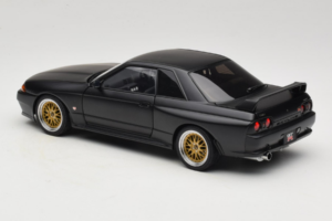 Nissan Skyline GT-R R32 V-Spec II Tuned Version Matt Black AUTOart 1:18 77418 Druckguss — Bild 7 von 8