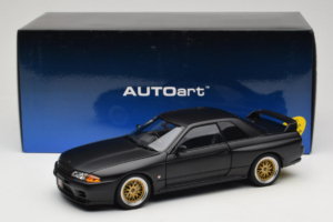 Nissan Skyline GT-R R32 V-Spec II Tuned Version Matt Black AUTOart 1:18 77418 Druckguss — Bild 8 von 8