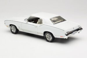 Oldsmobile Cutlass SX Weiß ERTL 1:18 33775 Druckguss — Bild 7 von 8