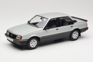Opel Ascona C SR Silber MCG 1:18 MCG18460 Druckguss