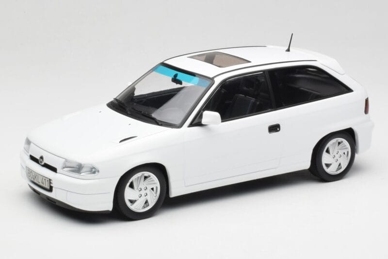 Opel Astra F GSi Blanc Casablanca Norev 1:18 183673 Druckguss
