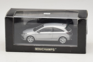 Opel Astra H GTC Silber Minichamps 1:43 ASTRA003 Druckguss — Bild 4 von 4