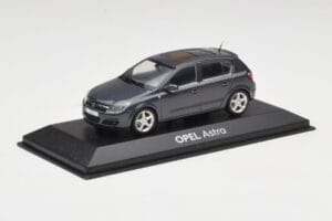 Opel Astra H Grau Minichamps 1:43 B24910027A Druckguss — Bild 2 von 4
