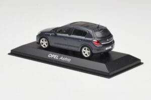 Opel Astra H Grau Minichamps 1:43 B24910027A Druckguss — Bild 3 von 4