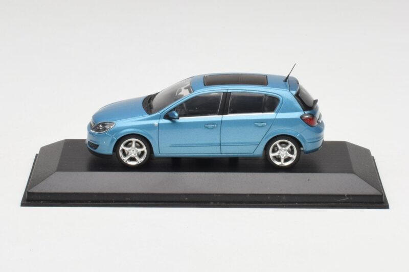 Opel Astra H Hellblau Minichamps 1:43 400043001 Druckguss