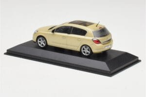 Opel Astra H Gelb Metallic Minichamps 1:43 403043003 Druckguss — Bild 3 von 4