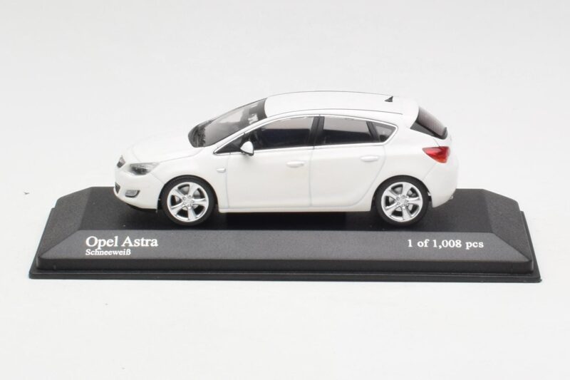 Opel Astra J Weiß Minichamps 1:43 400049001 Druckguss