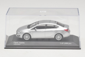Opel Astra J Silber Minichamps 1:43 410042000 Druckguss — Bild 4 von 5