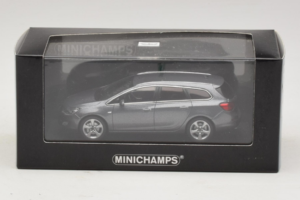 Opel Astra J Sports Tourer Minichamps 1:43 400049014 Druckguss — Bild 4 von 4