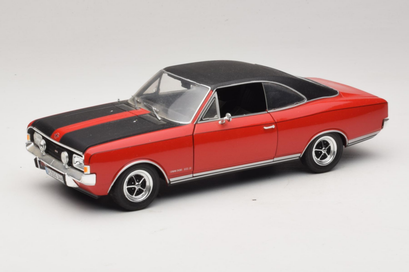 Opel Commodore GS/E Rot Revell 1:18 08826 Druckguss