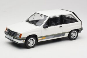 Opel Corsa A Sprint Weiß MCG 1:18 MCG18432 Druckguss