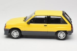 Opel Corsa A SR Gelb MCG 1:18 MCG18431 Druckguss — Bild 3 von 6