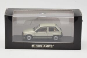 Opel Corsa A Swing Grün Minichamps 1:43 400045002 Druckguss — Bild 4 von 4