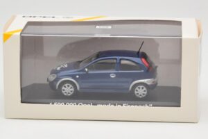 Opel Corsa C 1.5M Made in Eisenach Minichamps 1:43 OPEL003 Druckguss — Bild 4 von 4