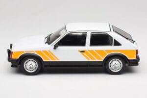 Opel Kadett D SR Weiß mit Gelbem Dekor MCG 1:18 MCG18534 Druckguss — Bild 3 von 6