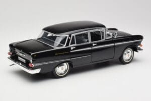 Opel Kapitan P1 Schwarz Revell 1:18 08822 Druckguss — Bild 3 von 8