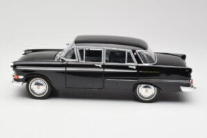 Opel Kapitan P1 Schwarz Revell 1:18 08822 Druckguss — Bild 4 von 8