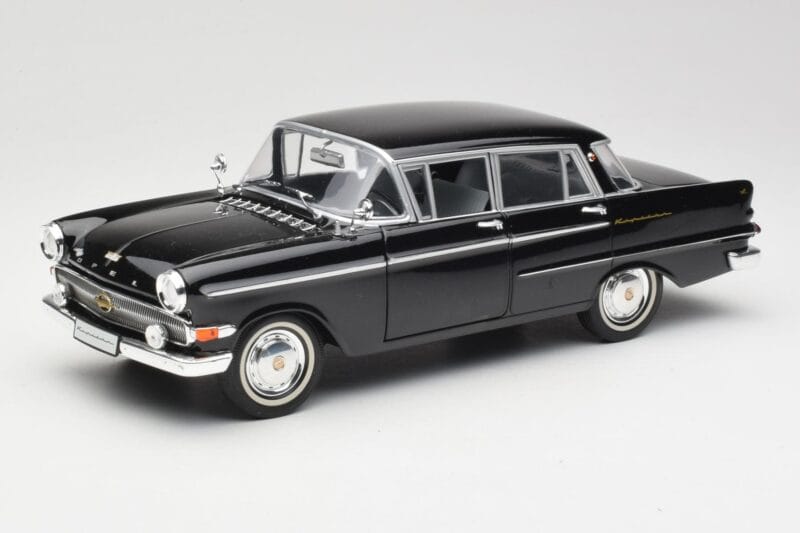 Opel Kapitan P1 Schwarz Revell 1:18 08822 Druckguss