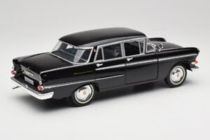 Opel Kapitan P2 Schwarz Revell 1:18 08821 Druckguss — Bild 3 von 8