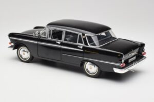 Opel Kapitan P2 Schwarz Revell 1:18 08821 Druckguss — Bild 7 von 8