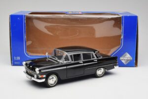Opel Kapitan P2 Schwarz Revell 1:18 08821 Druckguss — Bild 8 von 8